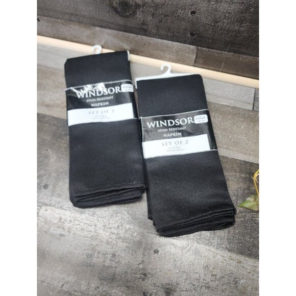 Bed Bath And Beyond Windsor Napkins Set Of 4 20 X 20 black In Package - Picture 1 of 4